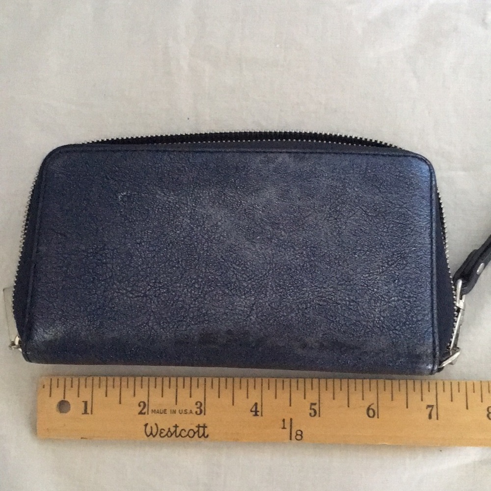 Michael Kors Wallet - Picture 2 of 5